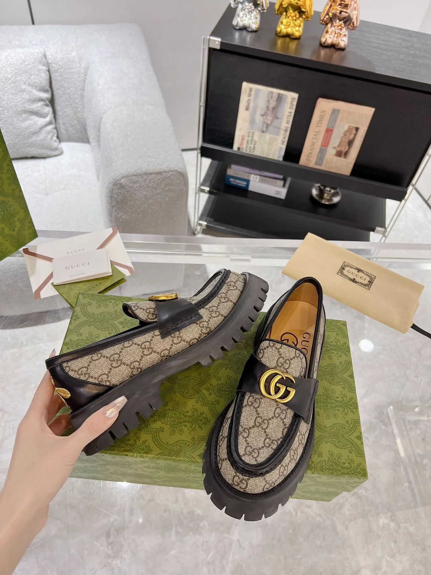 👟👟Ex-factory price 560👟👟 Male +10 Gucci Gucci 2023 early spring new product! The original version is developed into a higher version. Both men and women have open edge beads to ensure consistent quality. Size: 35-41# for women and 39-45# for men.